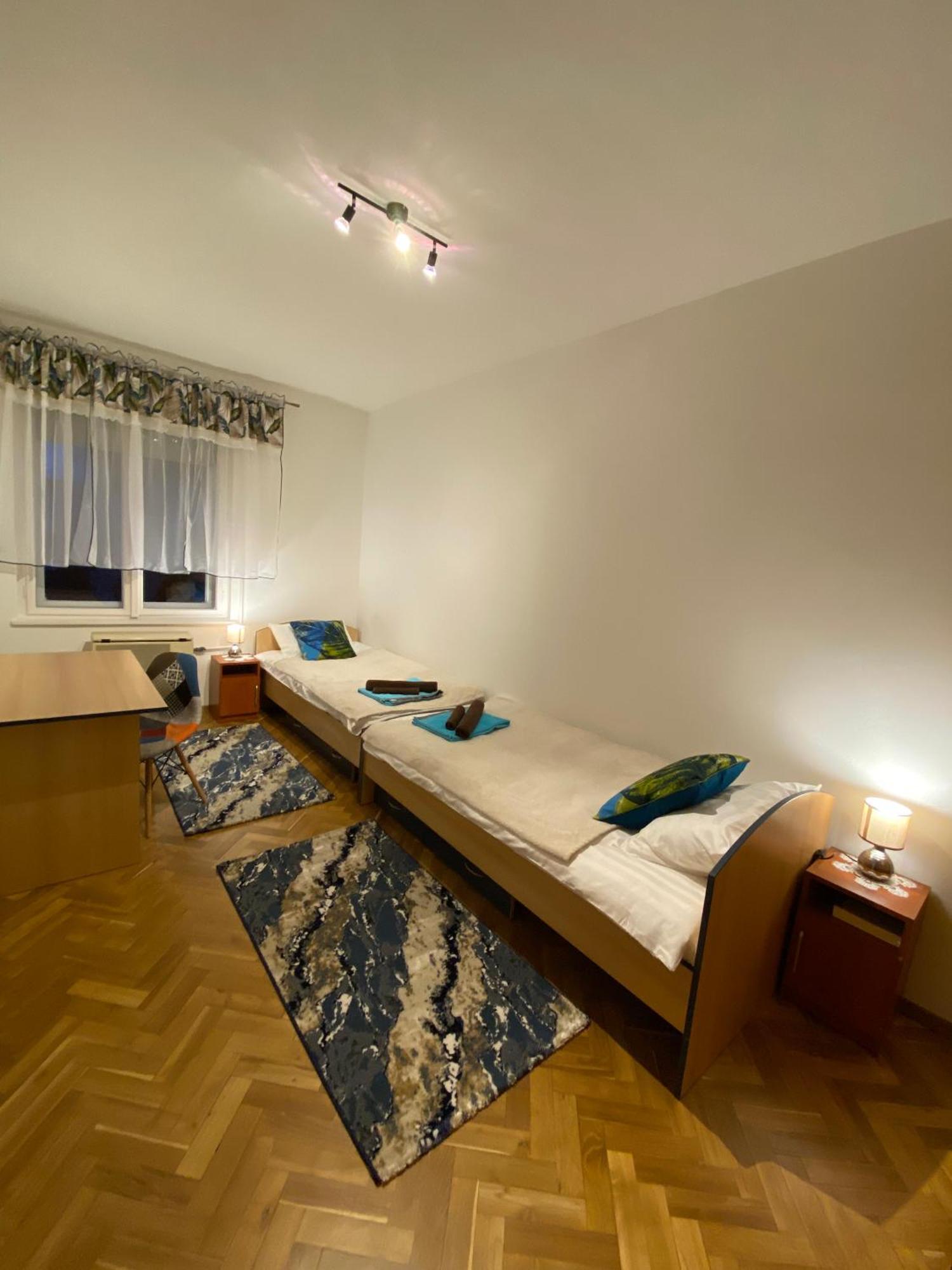 Kincsem Apartment *
