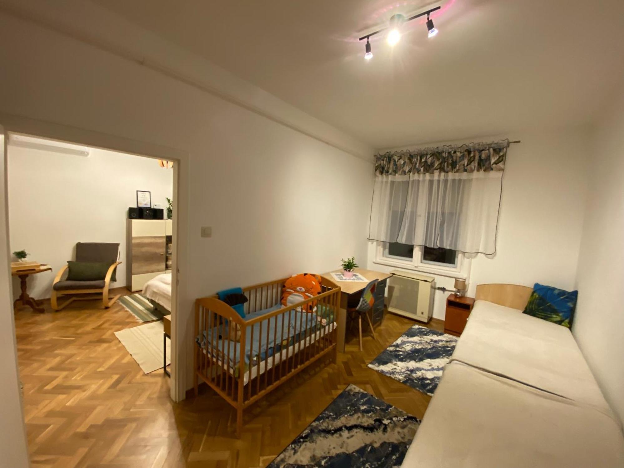 Kincsem Apartment *